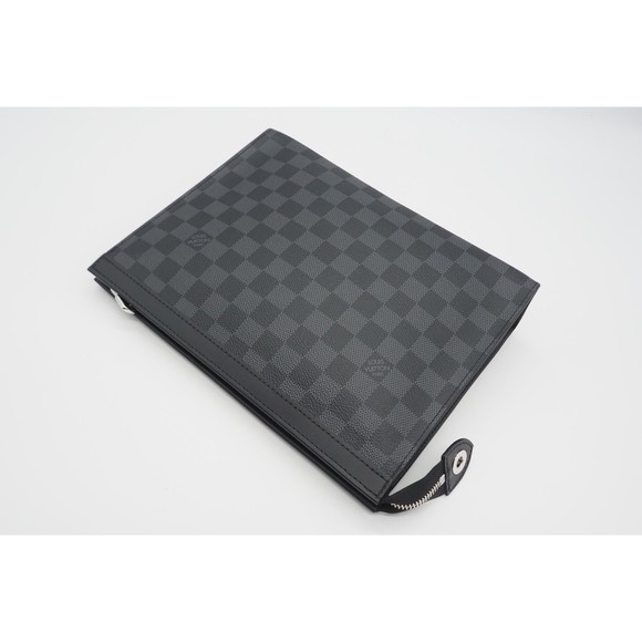 Louis Vuitton MM Black Clutch Voyage Pochette Graphite - Picture 1 of 11